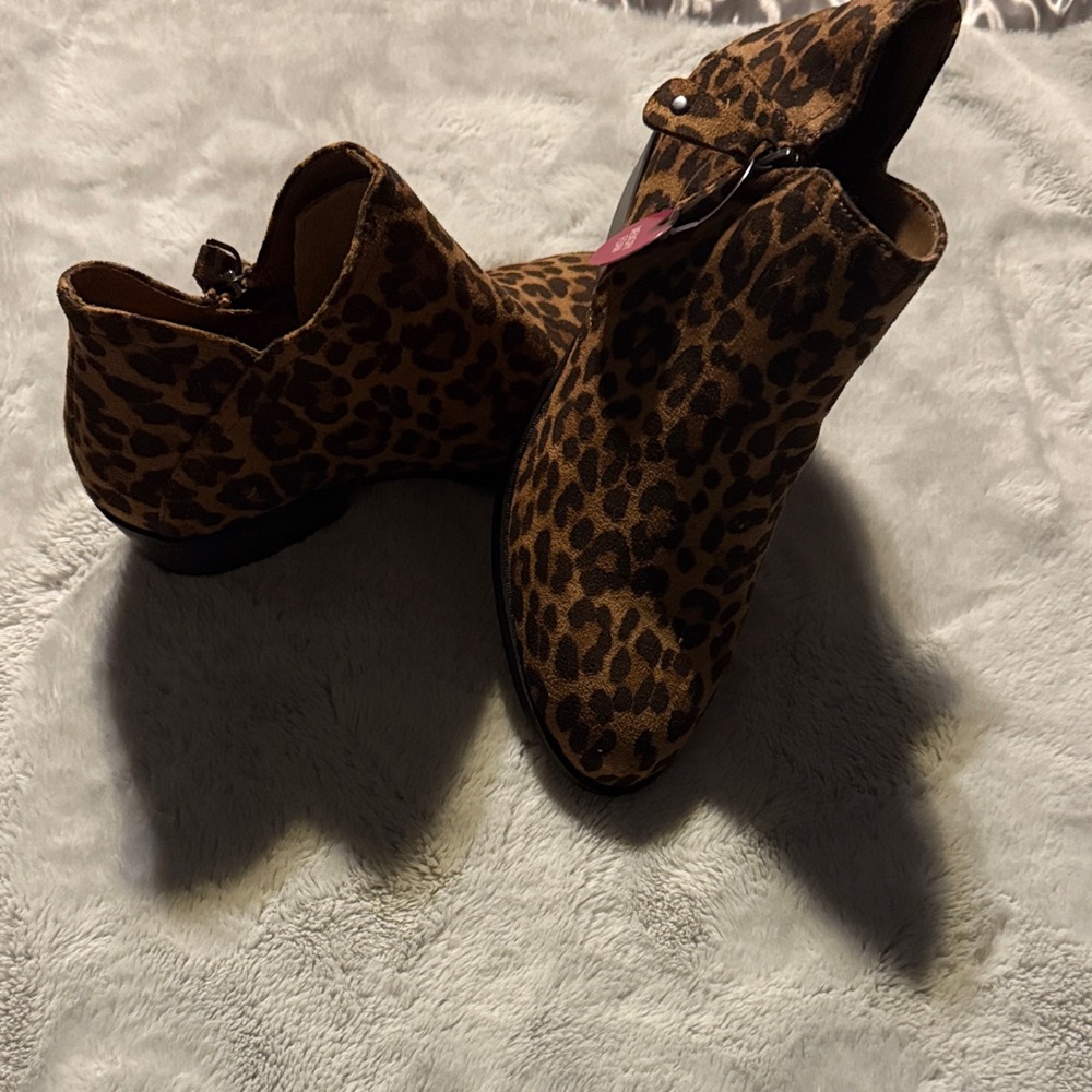SO Brown Leopard Ankle Booties